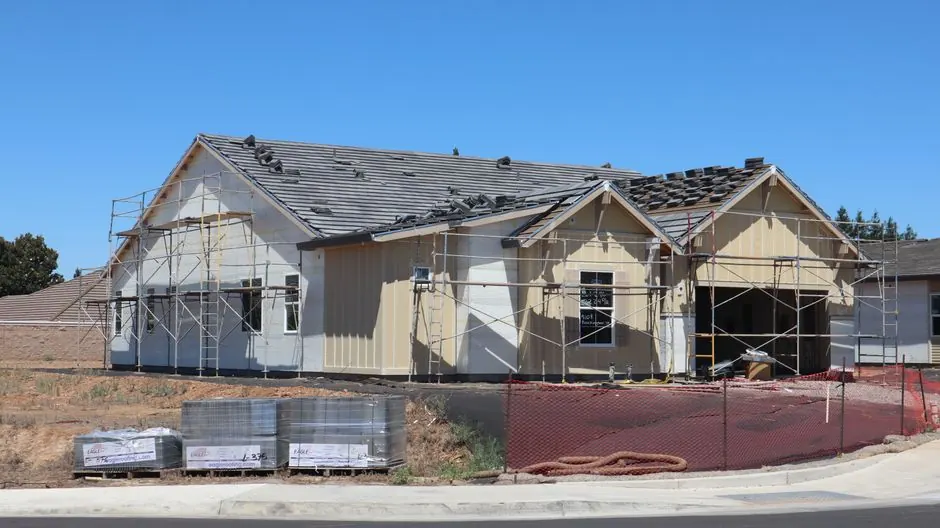 Emergency Roof Tarping in Carson